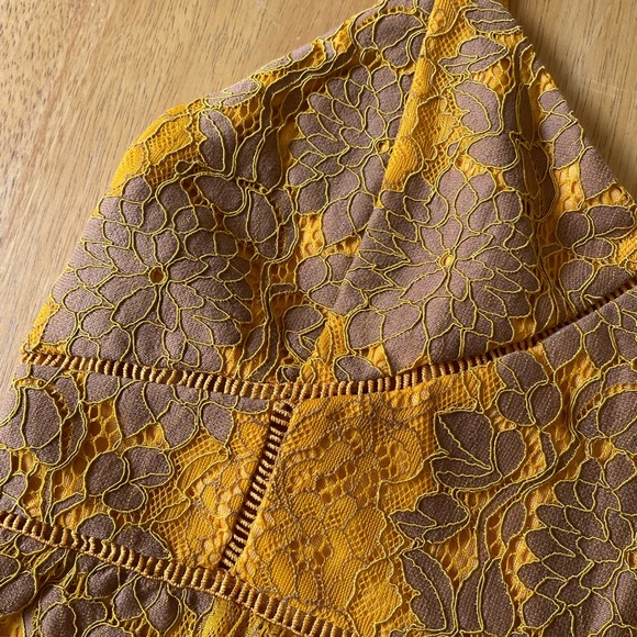 Floral lace dress - Picture 4 of 9